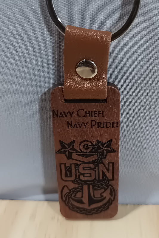 Wooden keychain MC red tone